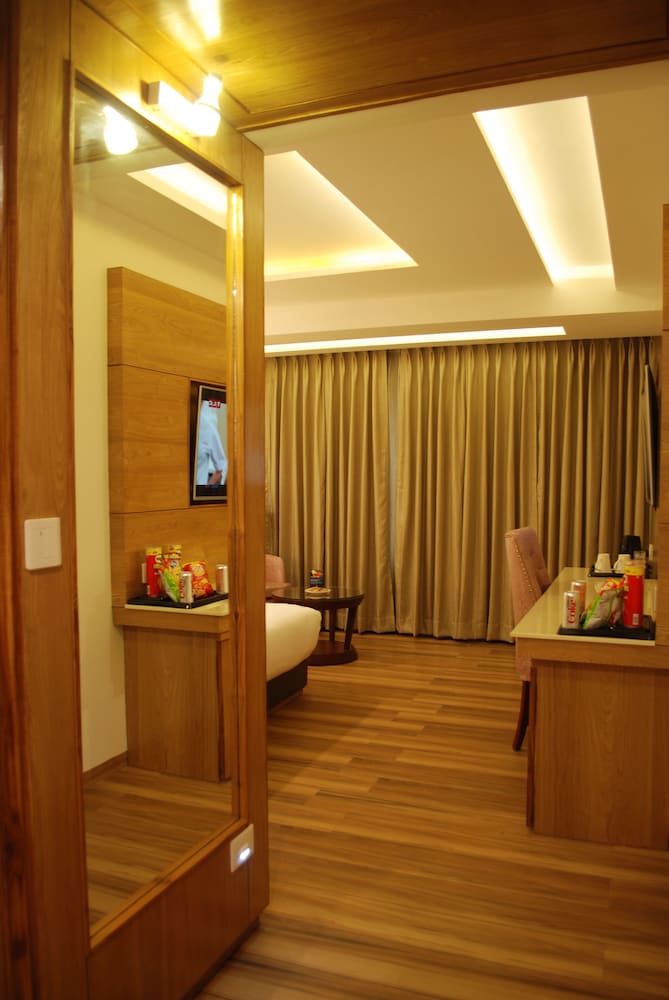 Glades Hotel 22/32