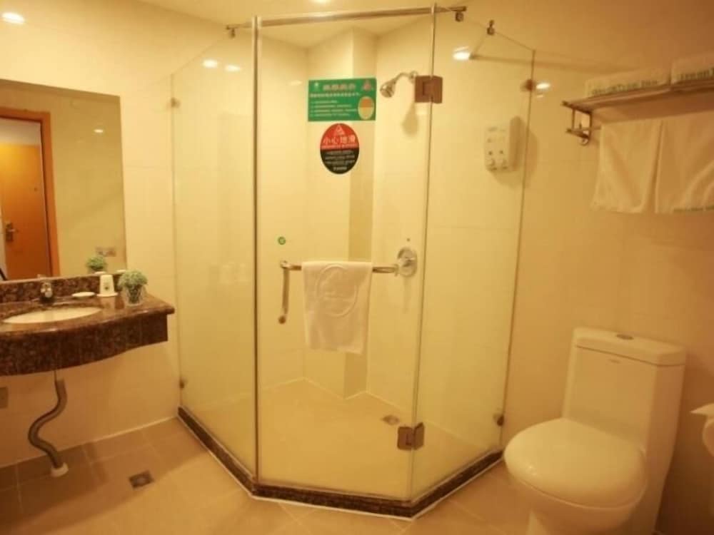 Greentree Inn Shanghai Hongqiao Airport Zoo Metro Station 38/41