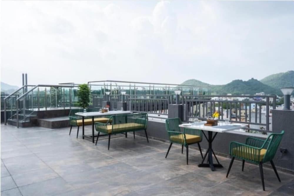 The Belita Hotel & Spa 35/47