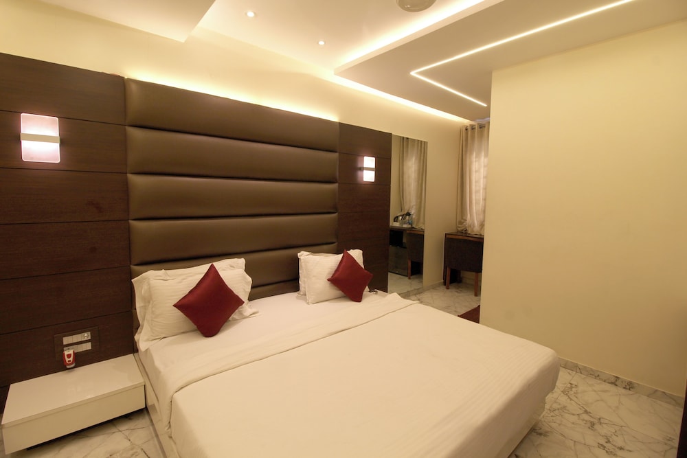 Shivam Hotel 10/58