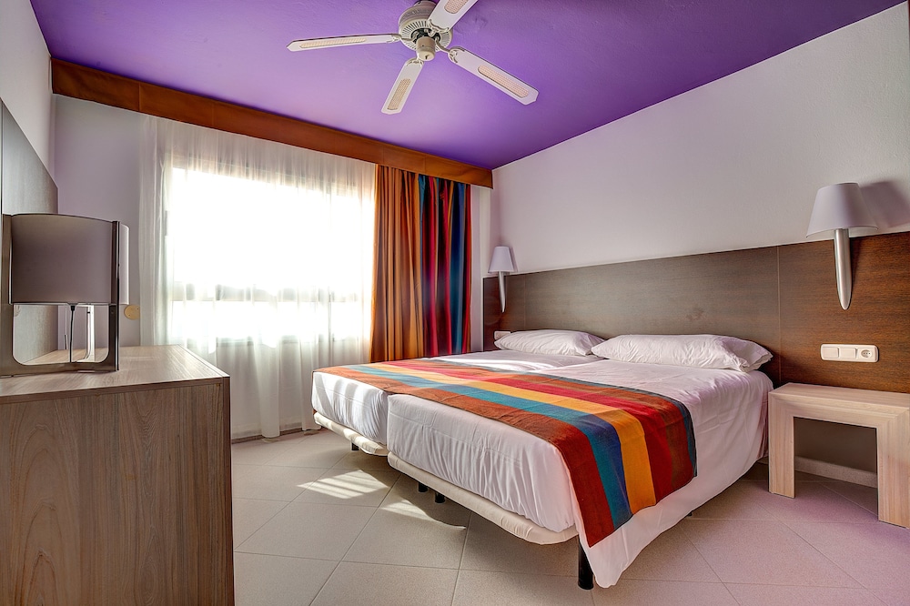 SBH Monica Beach Resort 7/47