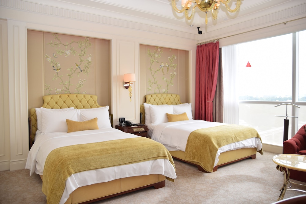 The St Regis Singapore 18/48