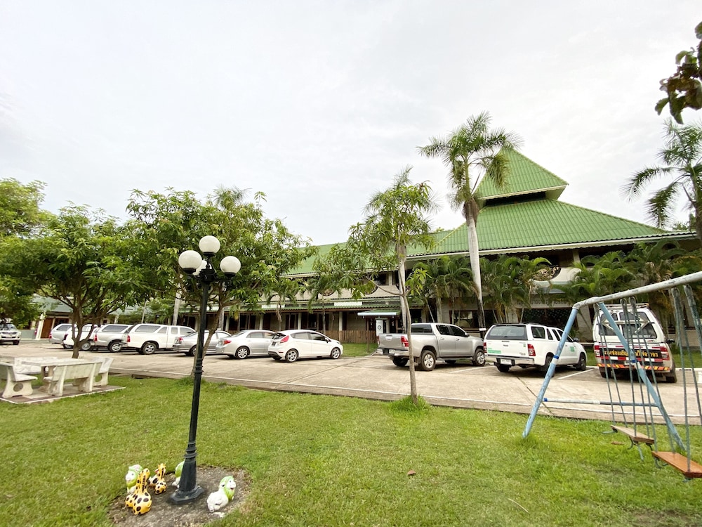 Phuphan Park Hotel 50/50