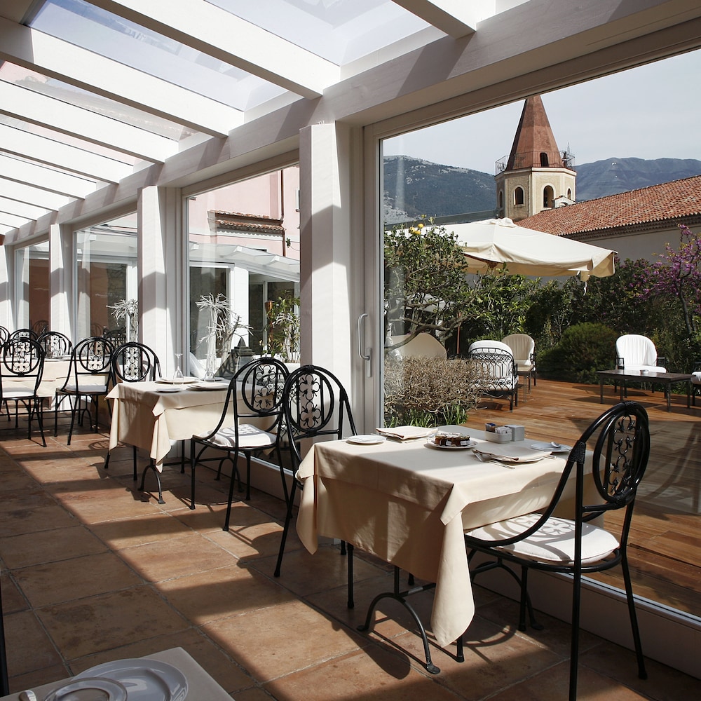 LA LOCANDA DELLE DONNE MONACHE 49/59