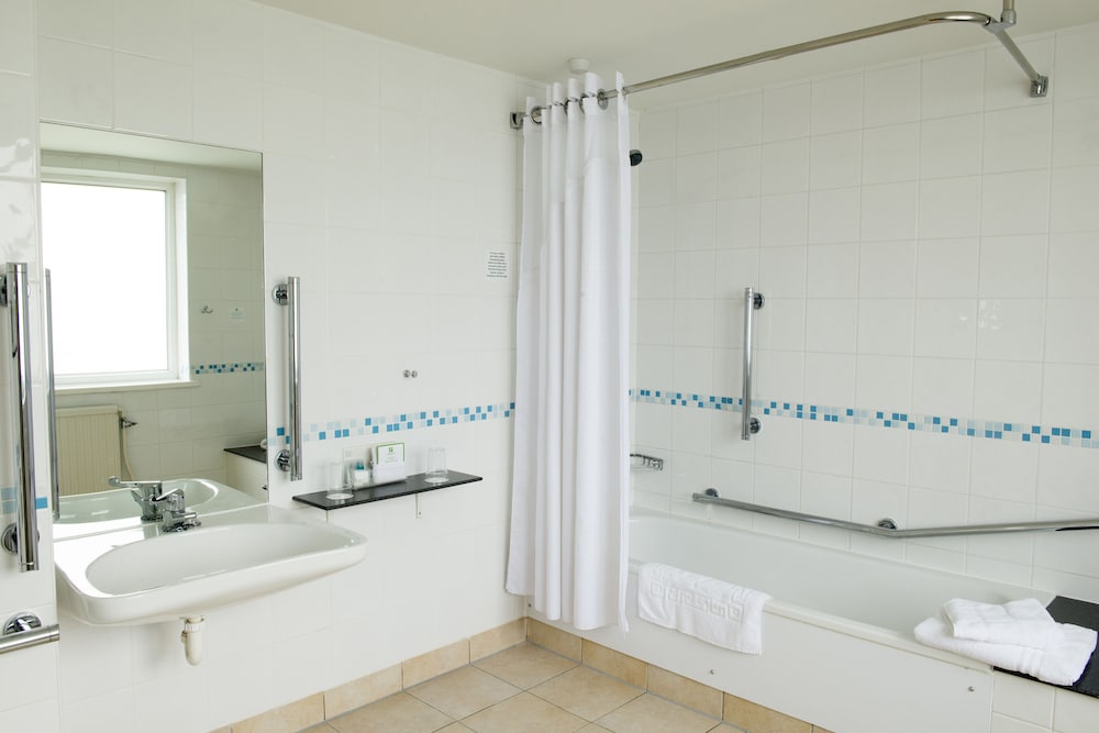 HOLIDAY INN BASILDON 25/75