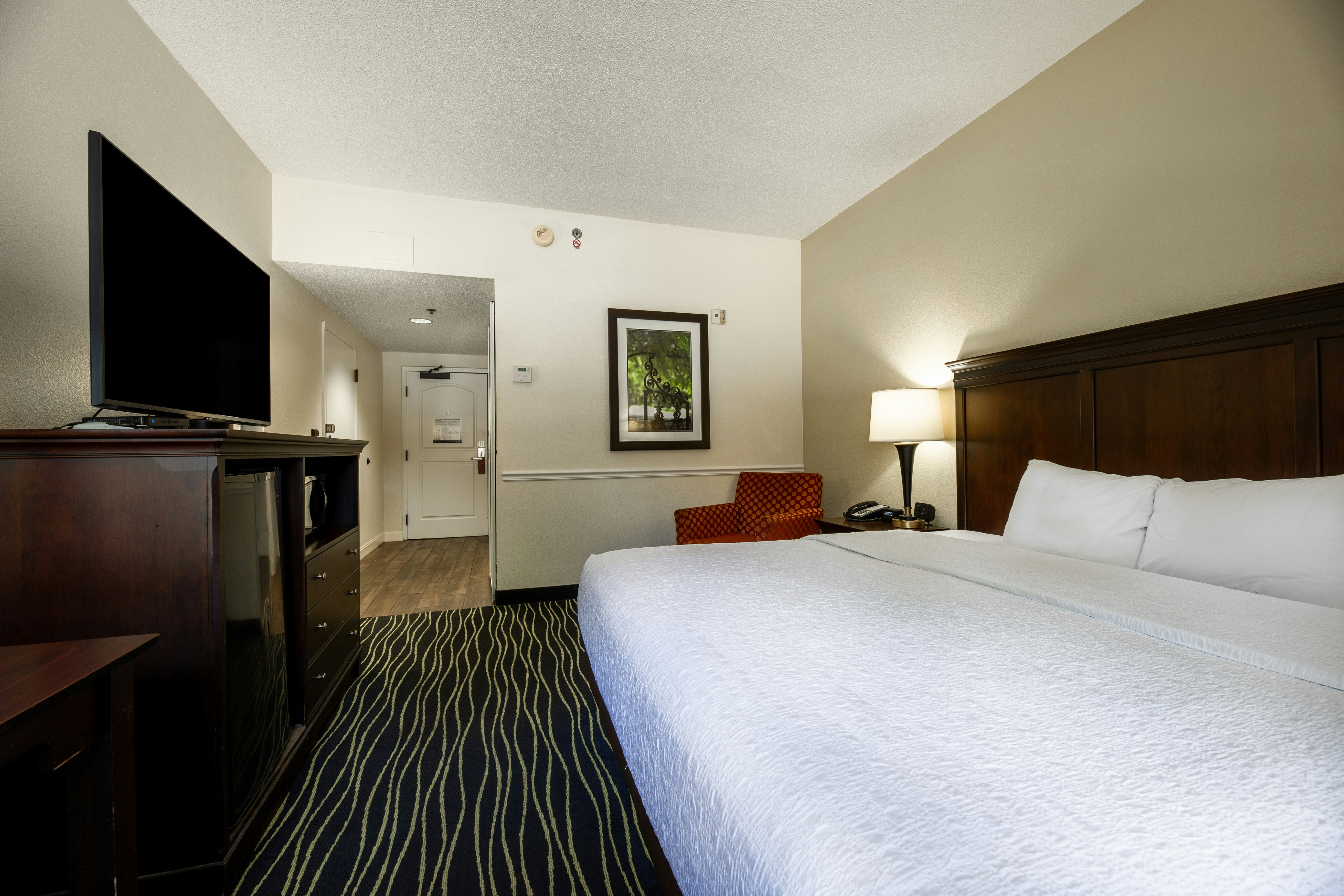 ROOM, KING BED, ACCESSIBLE