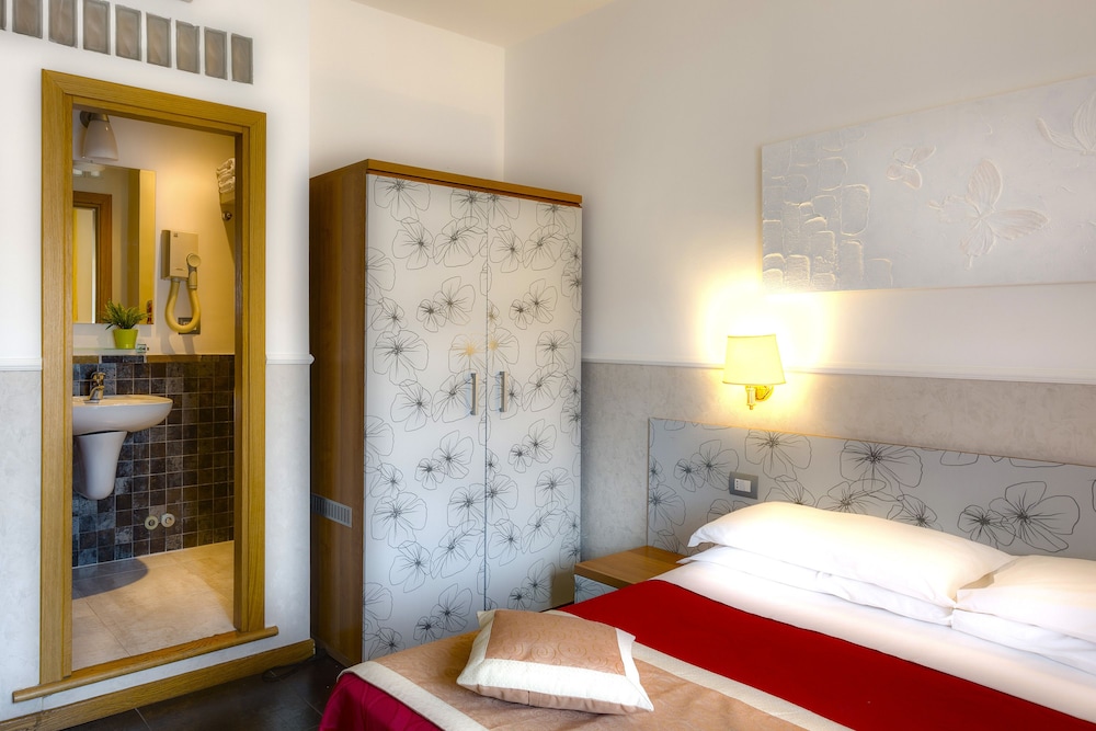 Hotel Marcantonio Rome 41/62