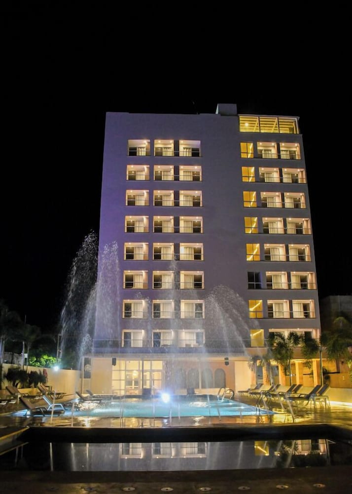 Ciela Hotel & Beach Club 1/22