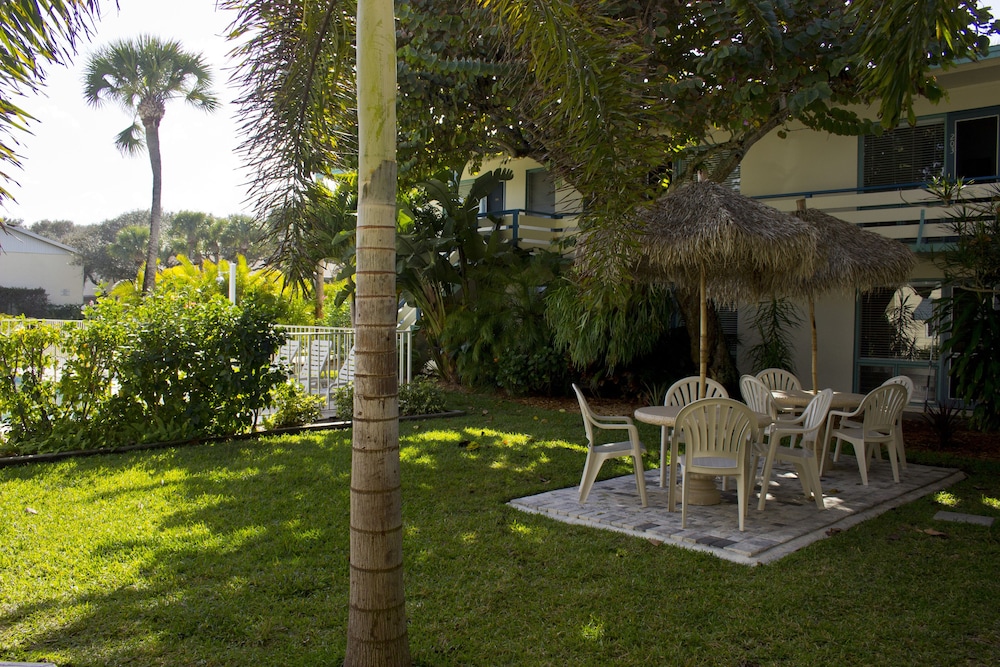 Seaspray Surf Lodge 5/56