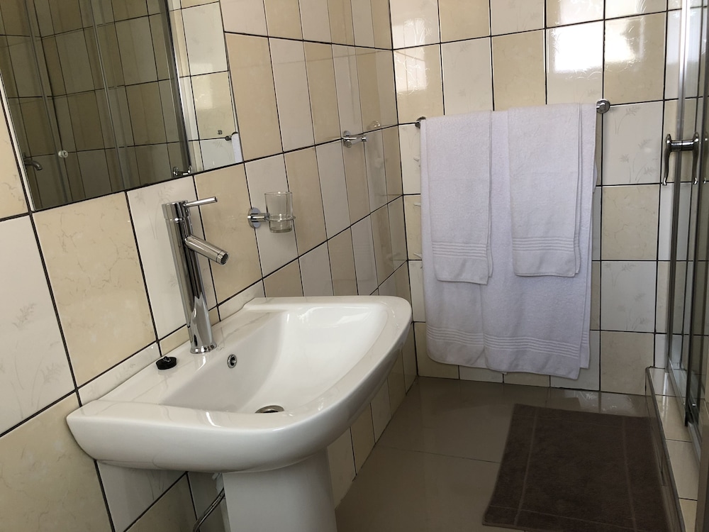 City Lodge Boutique Hotel 38/46