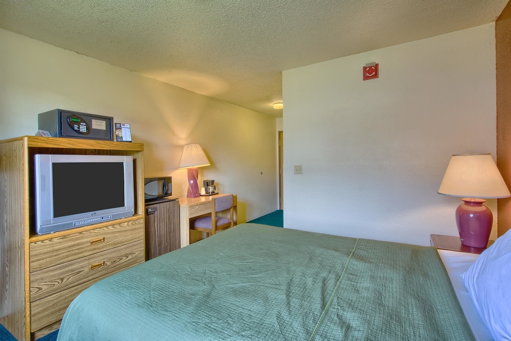 Rodeway Inn Whitehall 7/26