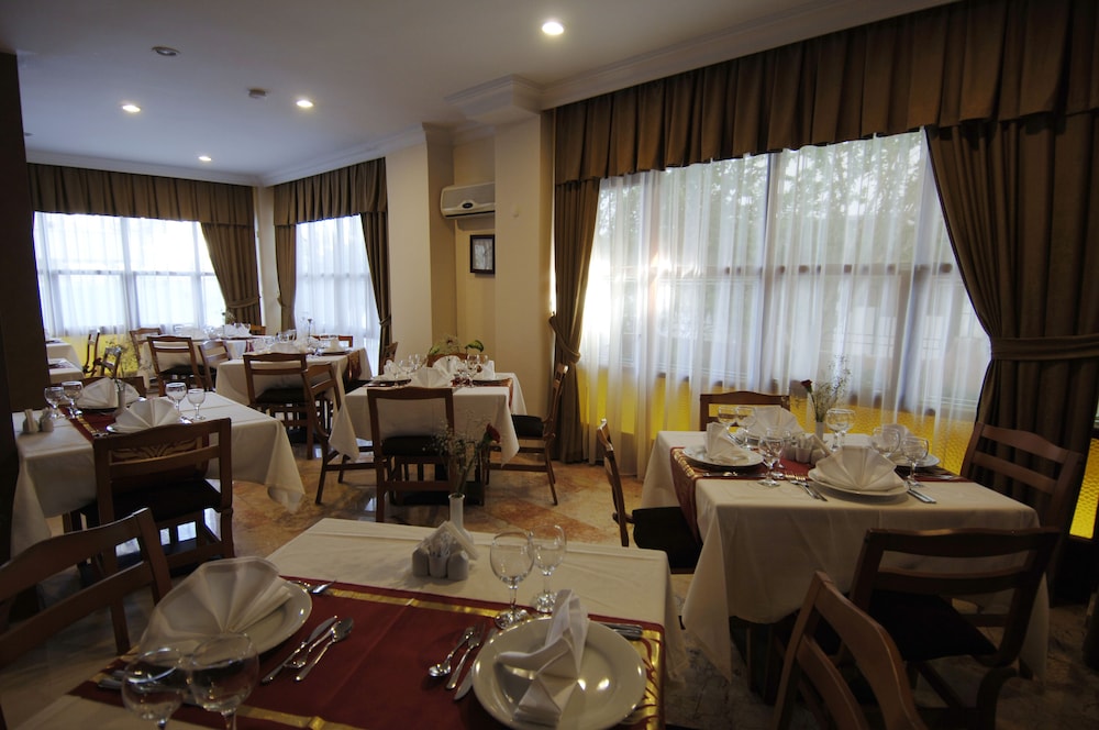 Sherwood Premio Hotel 36/50