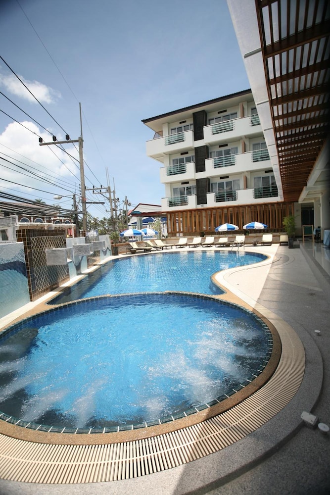 First Residence Hotel 8/48