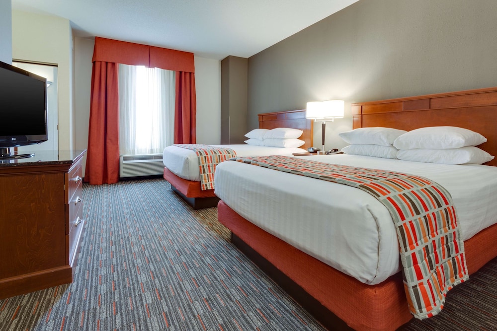 Drury Inn and Suites St Louis O Fallon IL 6/36