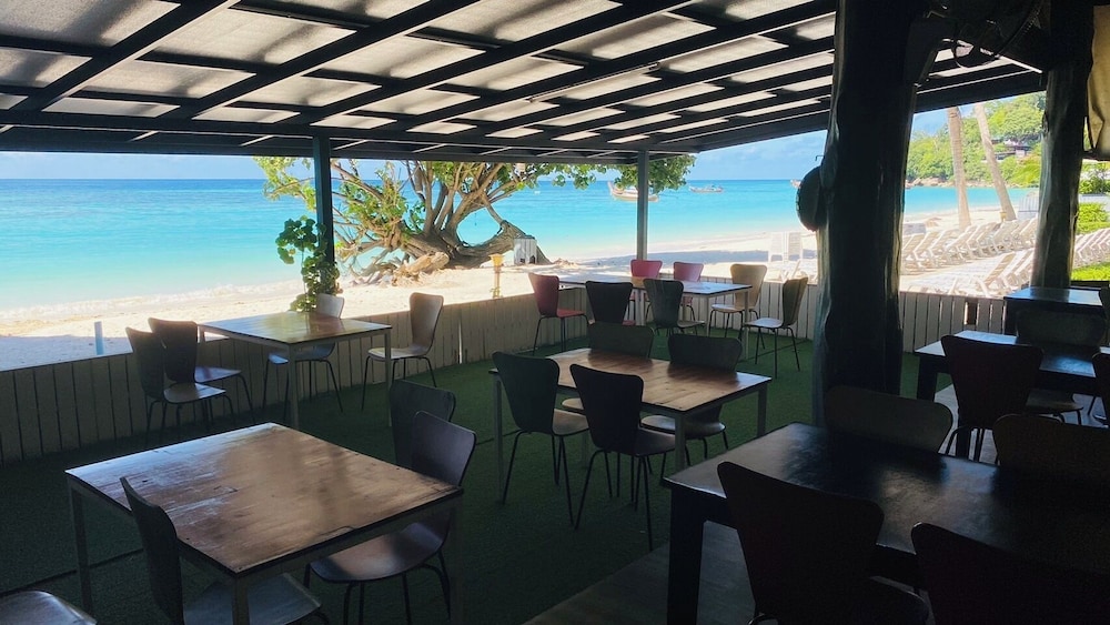 Bella Vista Beach Resort Koh Lipe 54/70