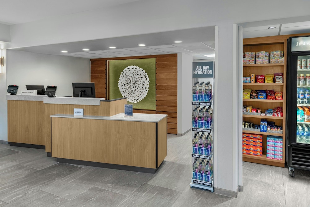 Fairfield Inn Suites San Francisco San Carlos 5/50