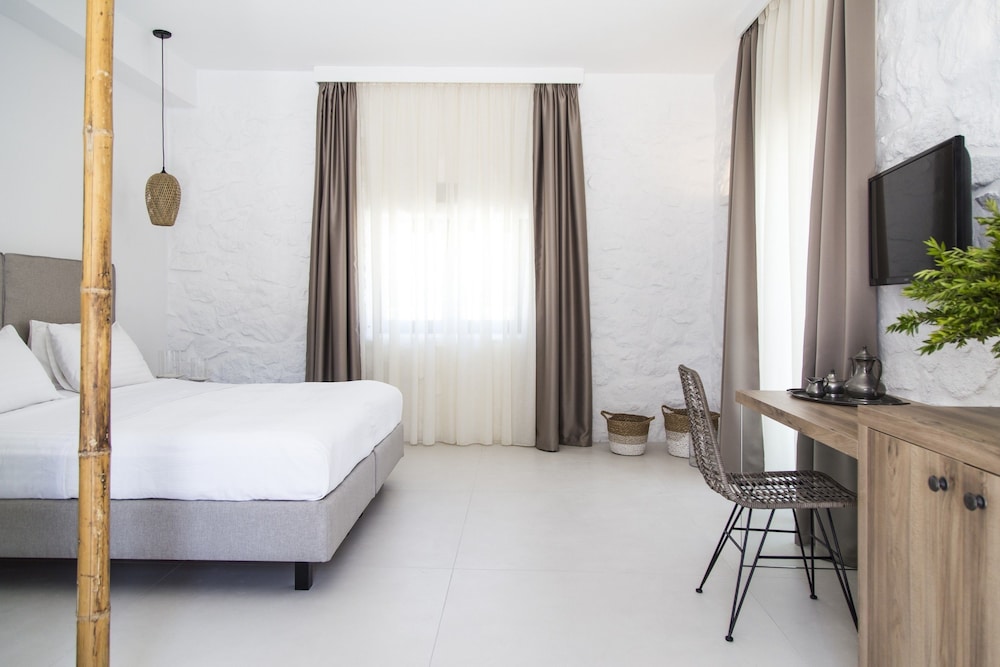 Ftelia Bay Boutique Hotel 15/36