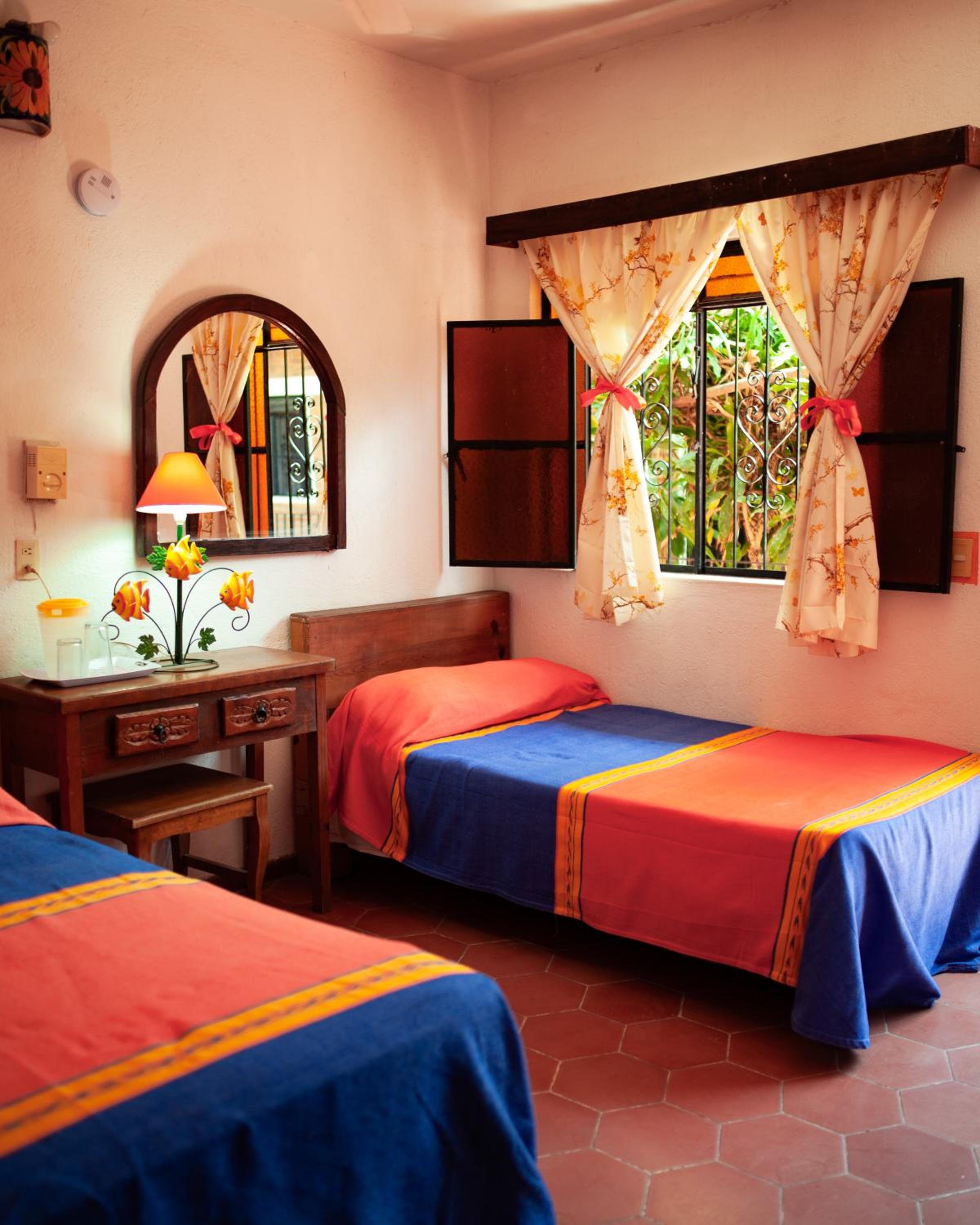 Hotel Azteca 10/26