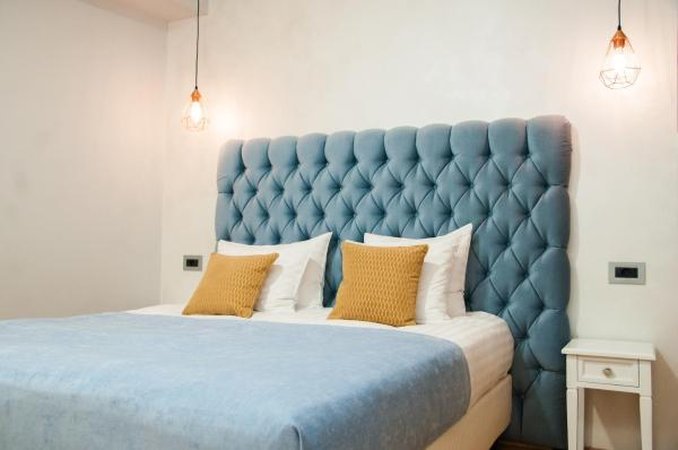 Venis Boutique Residence 12/25