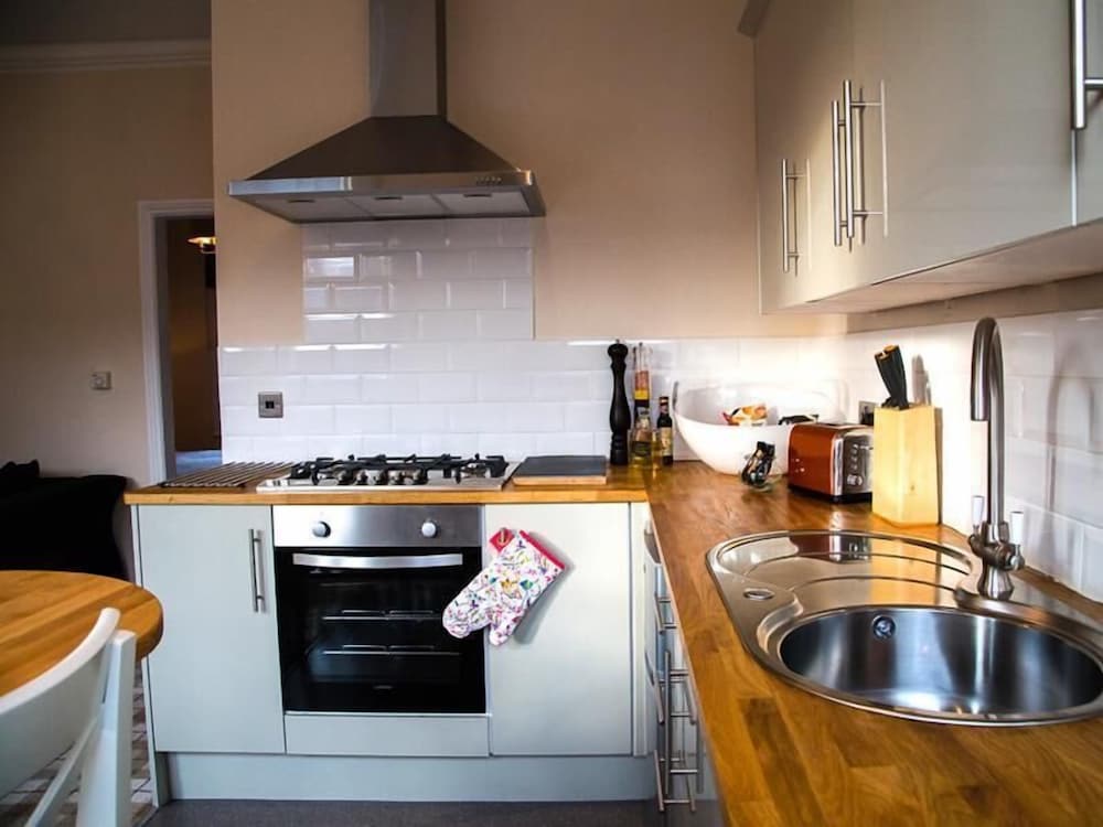 Harrogate Elite Living 6/49