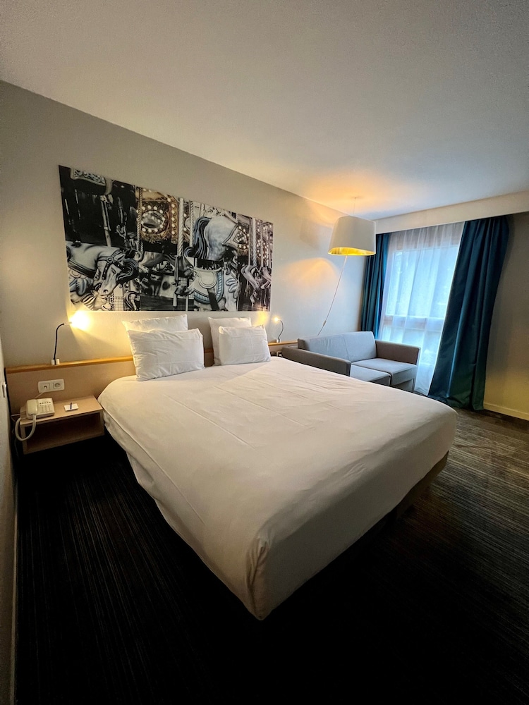 Mercure Chateau De Fontainebleau 11/76
