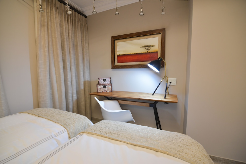 dk villas 2 The Boardwalk (Hout Bay) 12/50