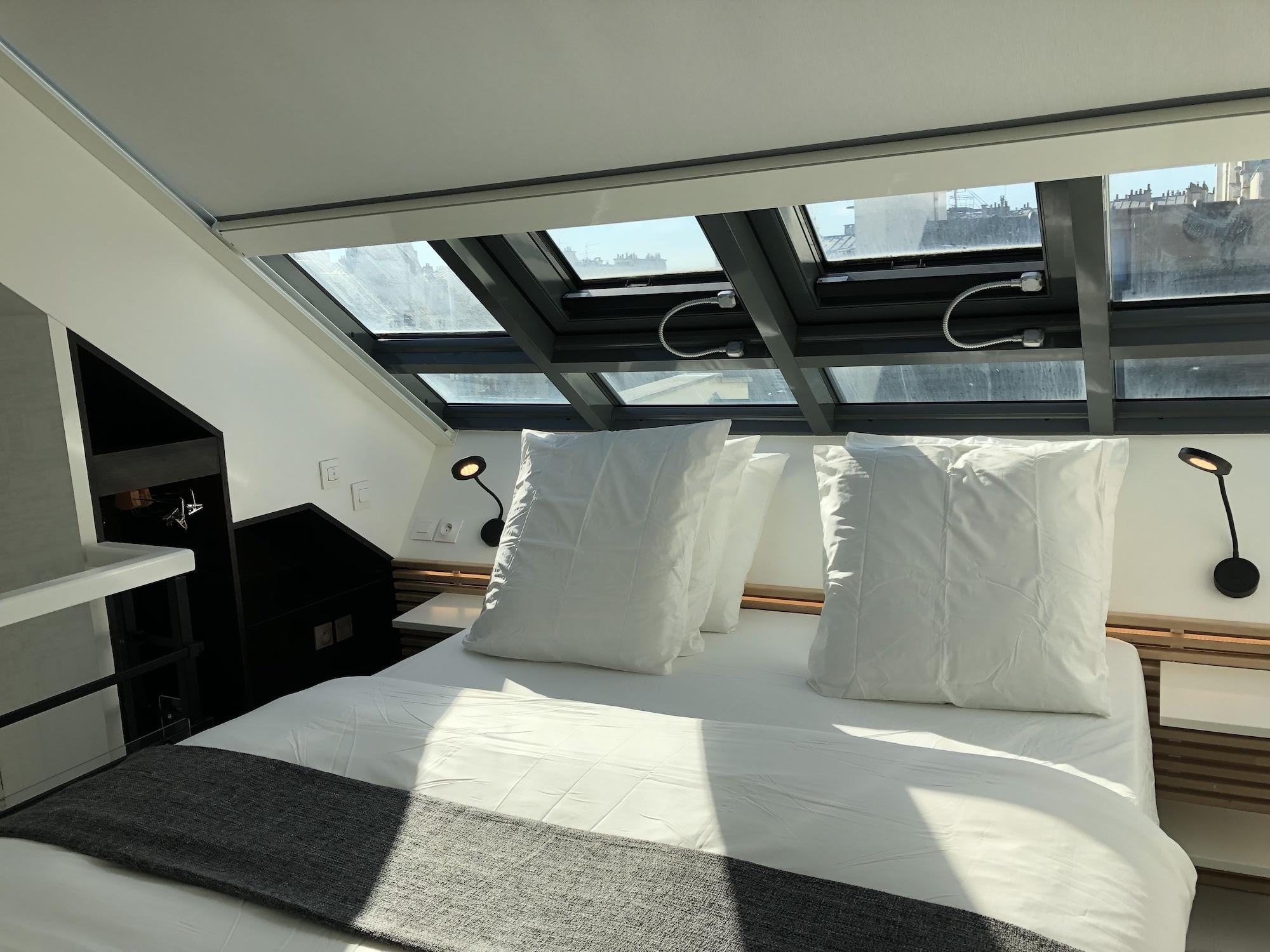Skyline, Apartment