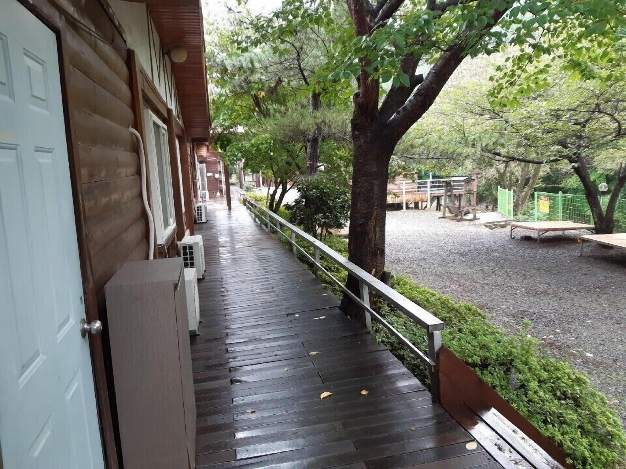 Gyeongju Logcabin Pension 7/8