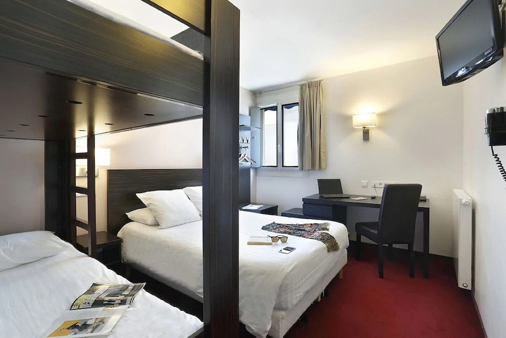 GRAND HOTEL SENIA 37/65