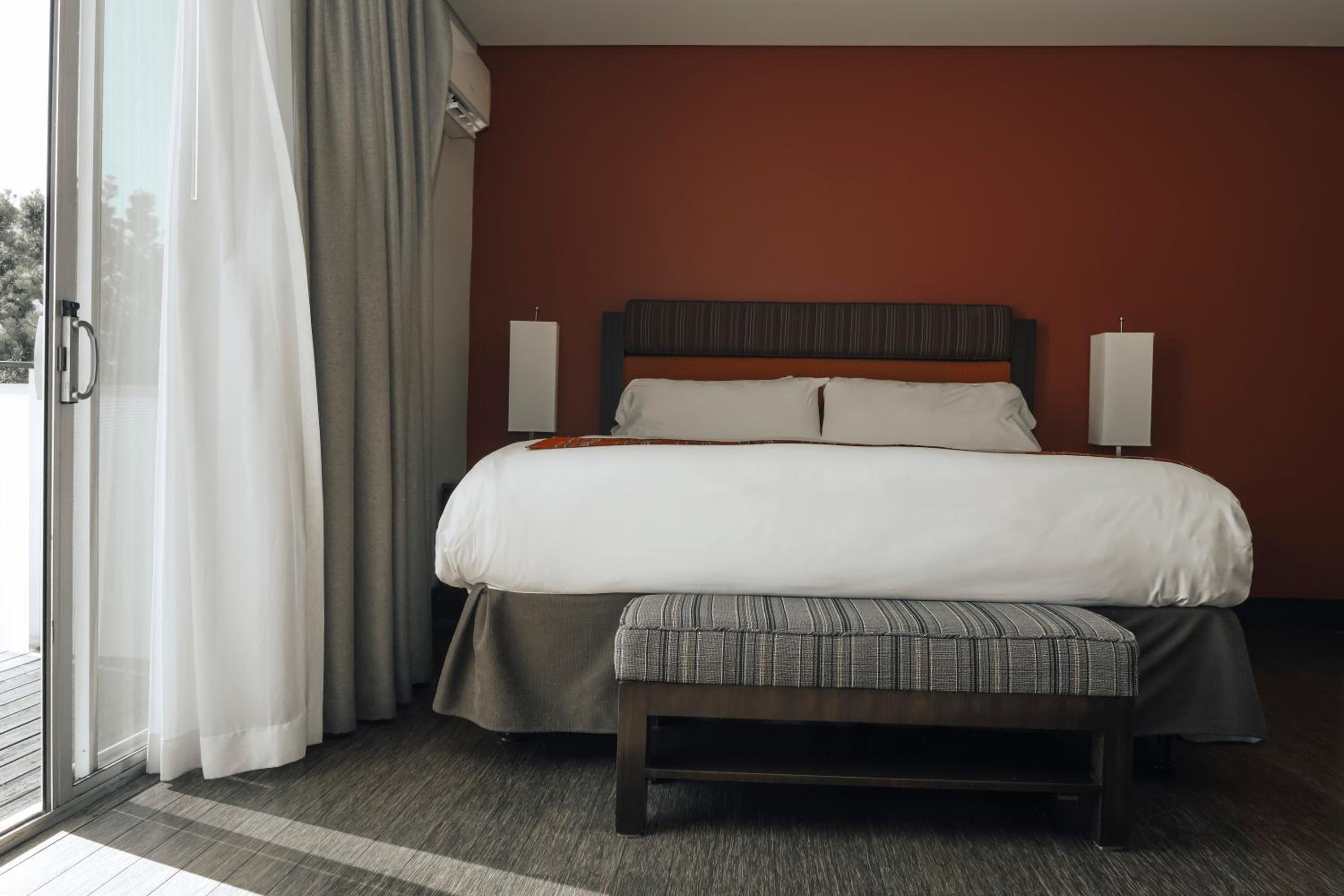 جناح بسرير كينج بشرفة، Sirtaj Hotel 6/10