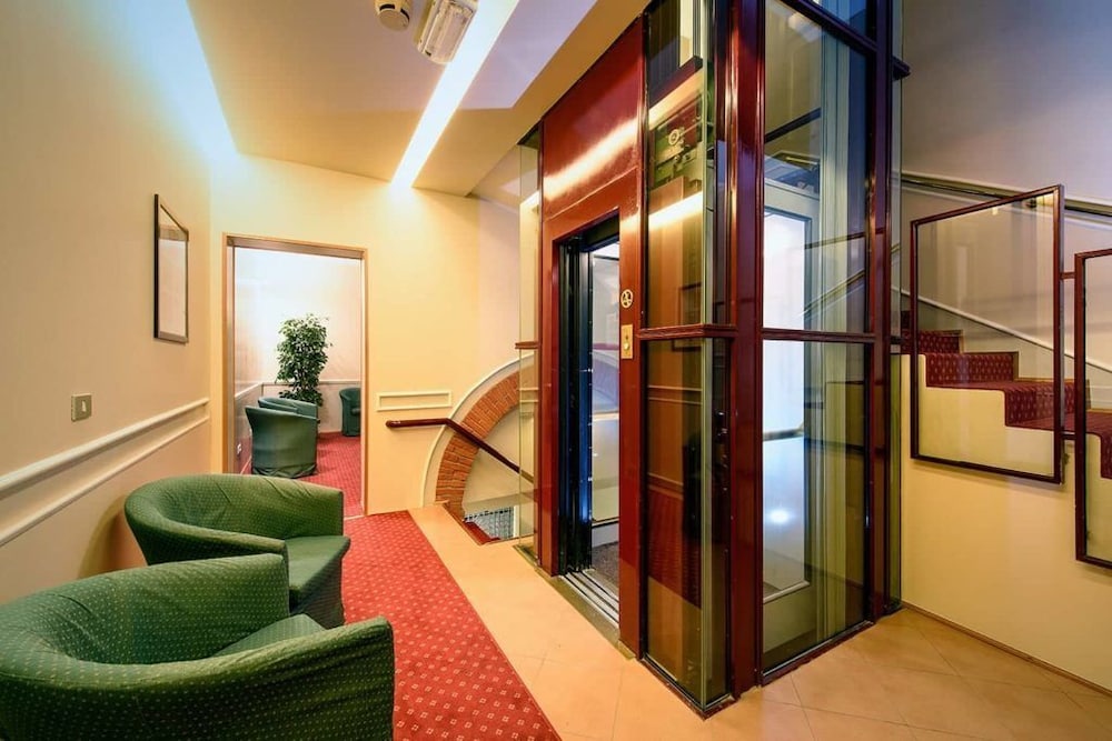 Albergo Reggio 46/63