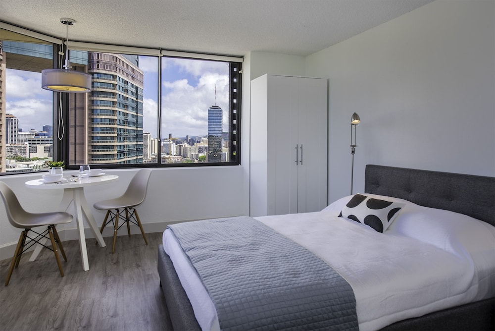 Waikiki Monarch Hotel 25/50