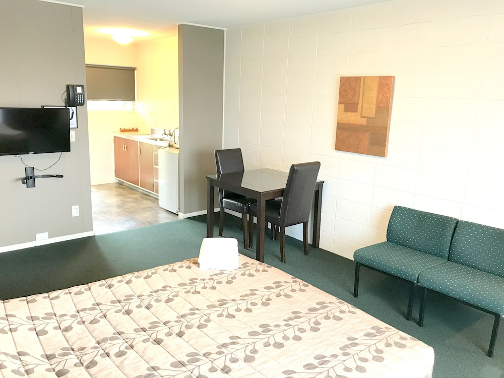 Greenview Motel 30/50