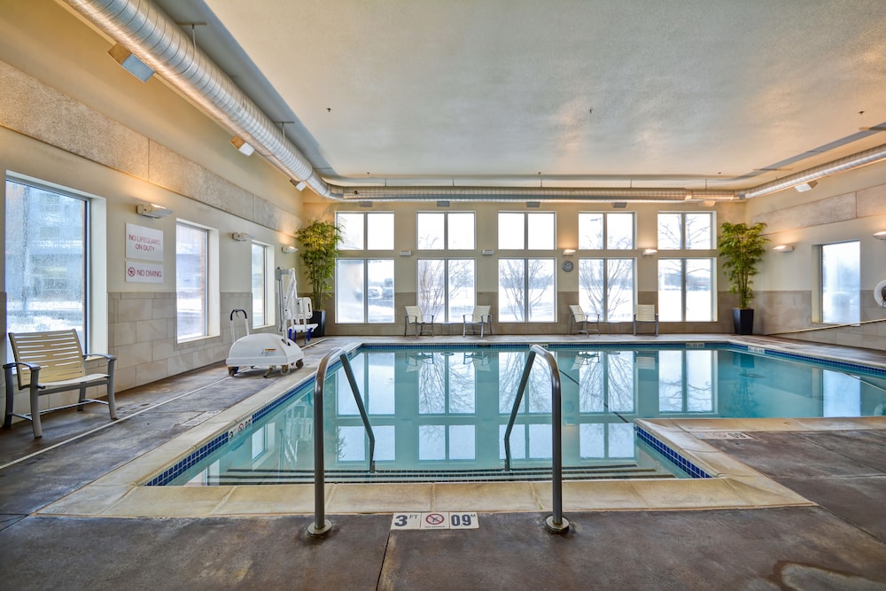 Hyatt Place Chicago/Naperville/Warrenville 35/68