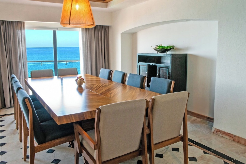 Hotel San Carlos Plaza, Beach & Convention Center 42/58