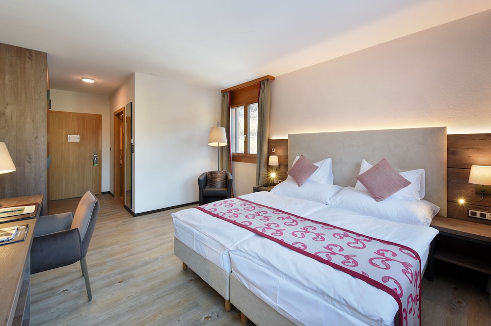 Hotel Des Vignes 8/66
