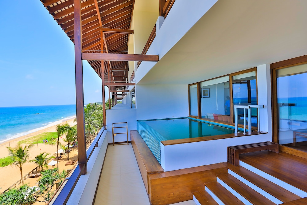 Pandanus Beach Resort and Spa 12/39