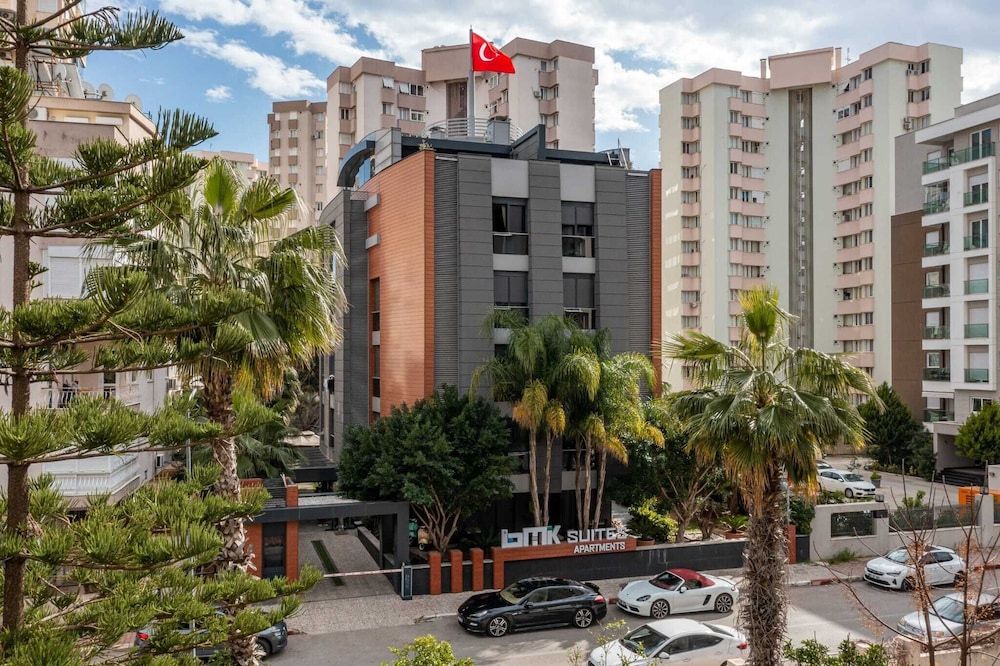 Bmk Suites And Apartments 35/50