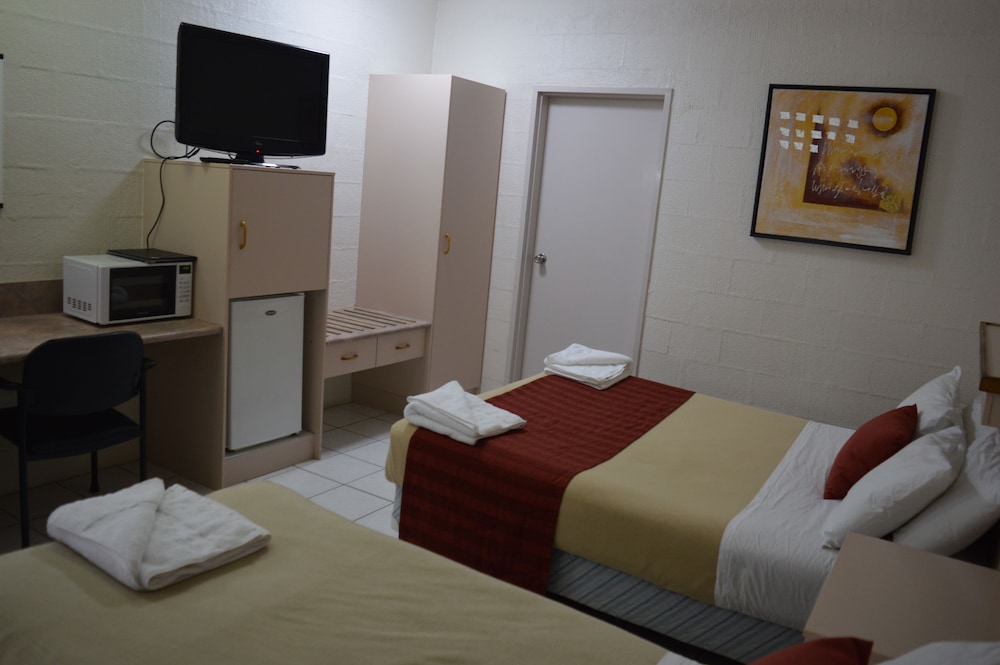 Mid City Motor Inn 8/41
