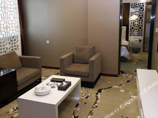 Gentleman Hotel 23/26