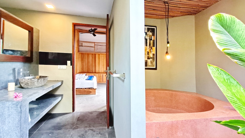 KIES VILLAS LOMBOK 54/67