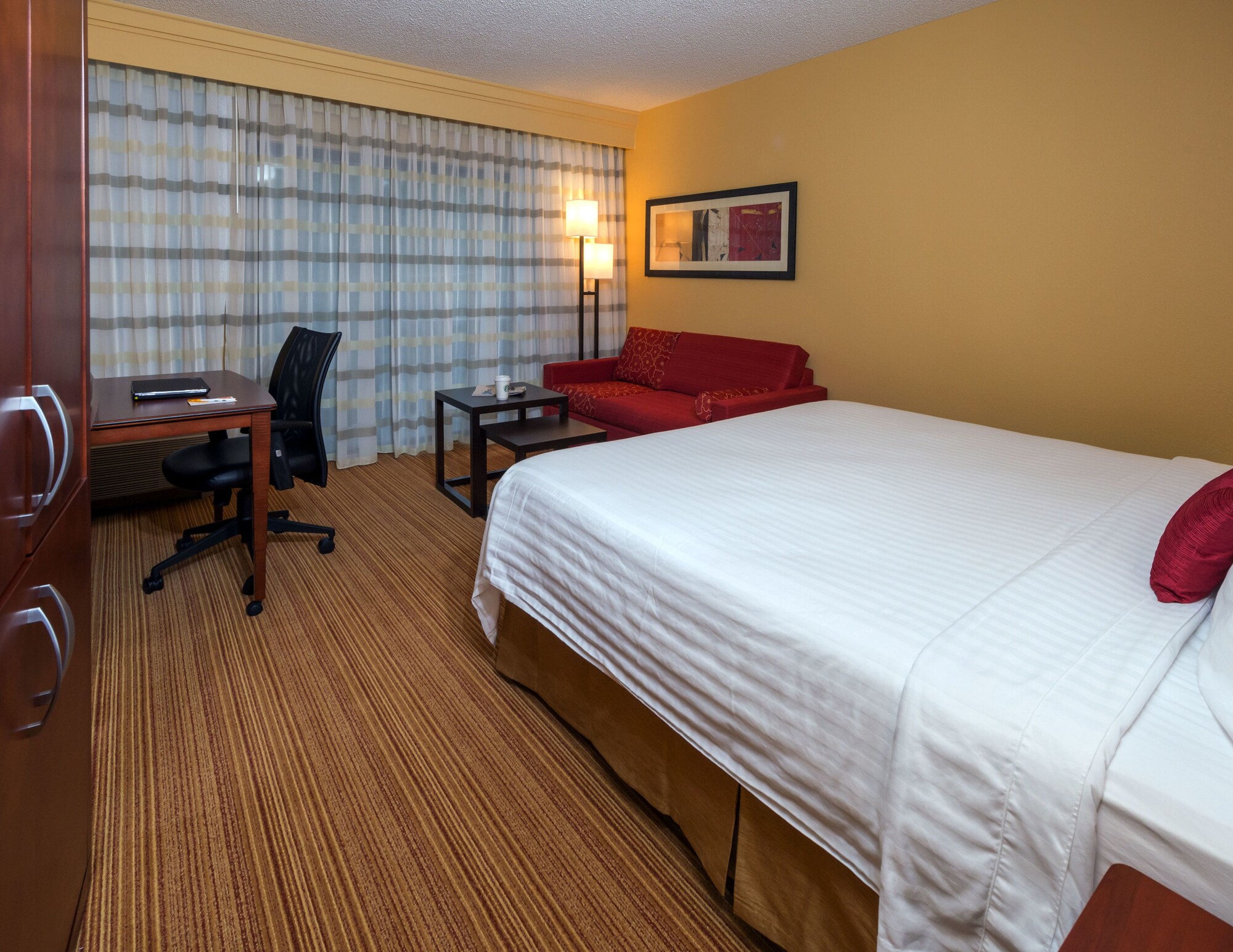 ROOM, KING BED, SOFA