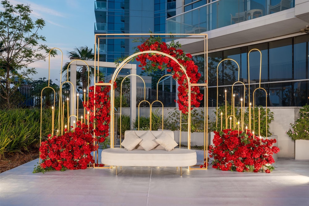Radisson Dubai Damac Hills 38/47