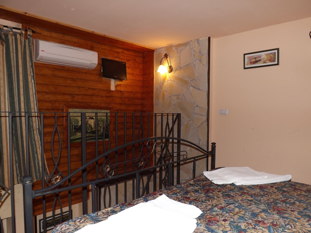 ALBERGO DIFFUSO BORGO SANTA CATERINA 21/68