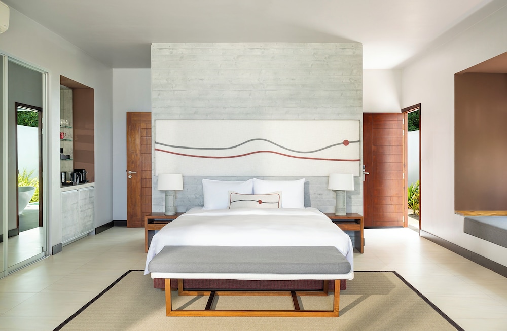 Beach Villa, King Bed, Private Garden, with Pool