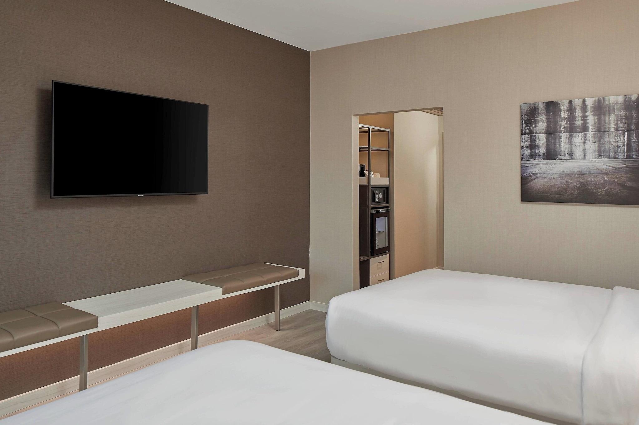 غرفة رباعية لذوي الإعاقة، AC Hotel by Marriott Greenville 2/3