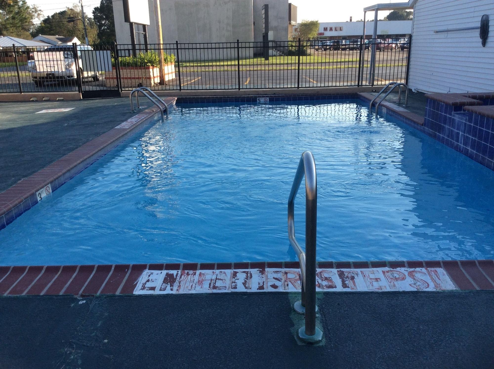 Budget Inn And Suites 22/28