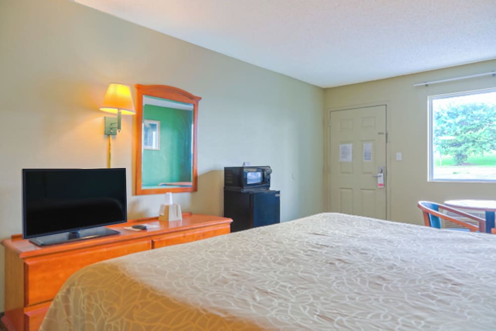 Economy Inn by OYO Ashburn I-75 27/54