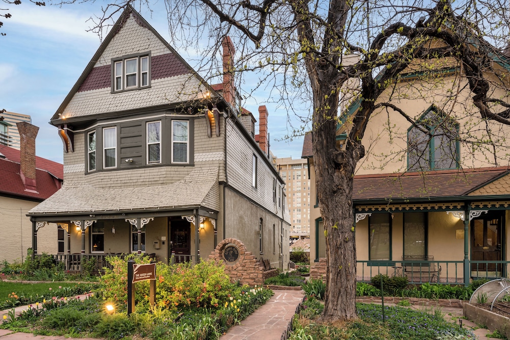 Queen Anne Bed And Breakfast 65/70