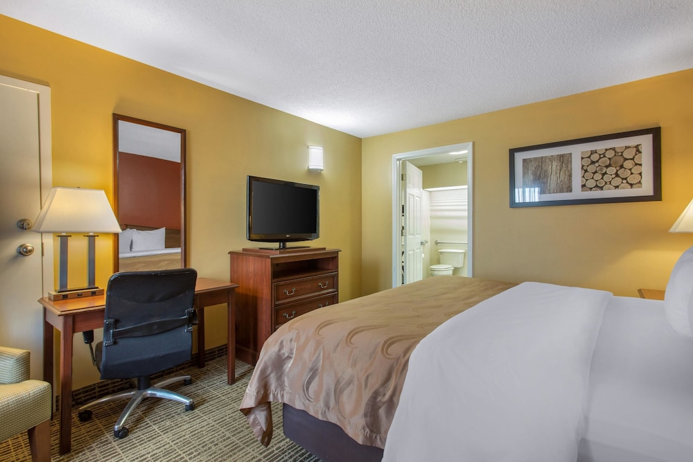 Quality Inn Laurinburg, NC 14/44